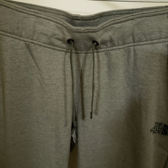 Women's north face Sweatpants - Picture 3 of 5